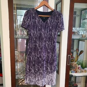 Connected Apparel Midi Dress ❤️